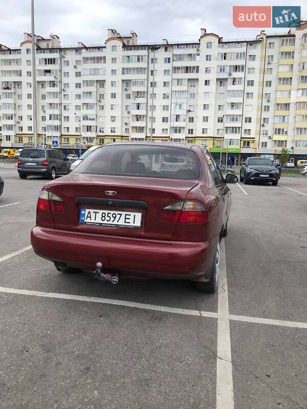 Седан Daewoo Lanos 2004 в Надворной