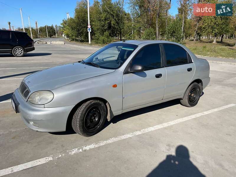 Седан Daewoo Lanos 2002 в Синельниково