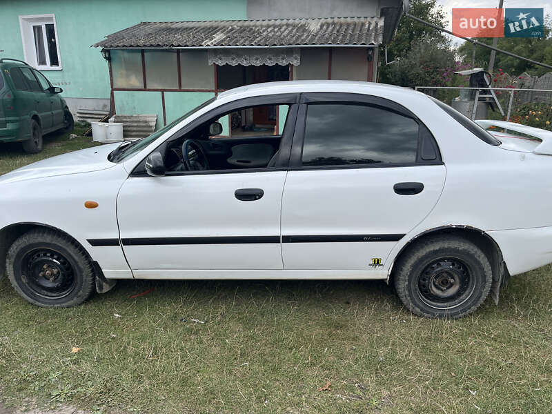 Седан Daewoo Lanos 1998 в Городке