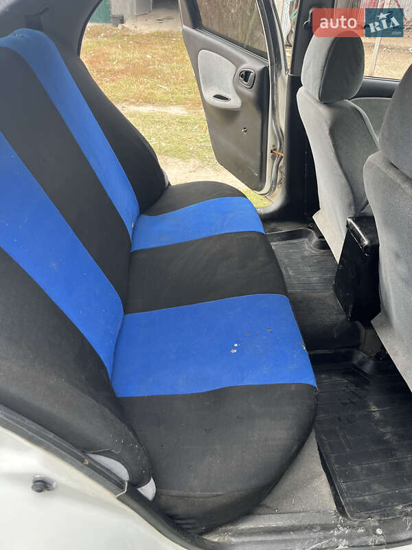 Седан Daewoo Lanos 1998 в Городке