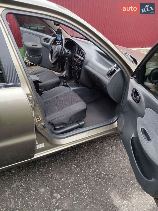 Седан Daewoo Lanos 2004 в Черновцах