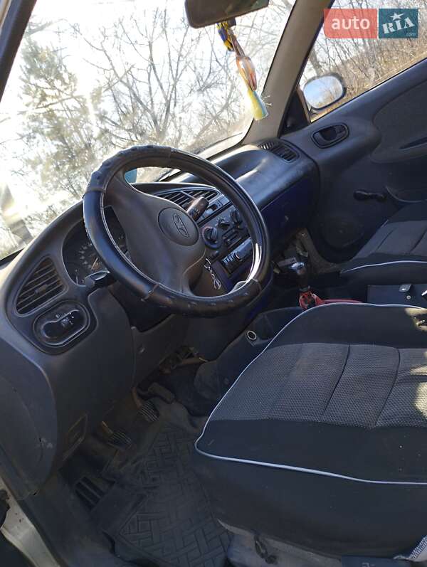 Хетчбек Daewoo Lanos 2006 в Южноукраїнську