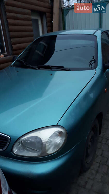 Седан Daewoo Lanos 1998 в Кривом Роге