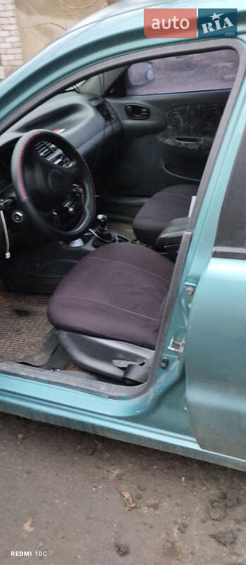 Седан Daewoo Lanos 1998 в Кривом Роге