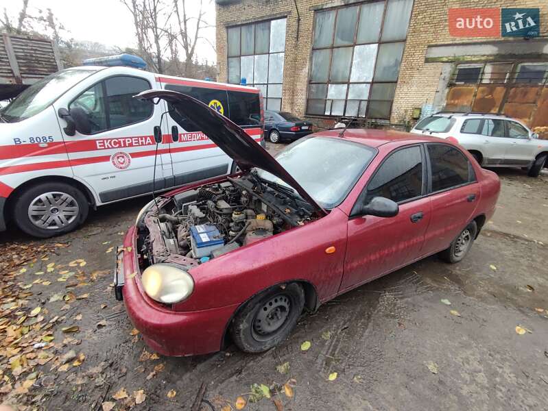 Седан Daewoo Lanos 2003 в Киеве