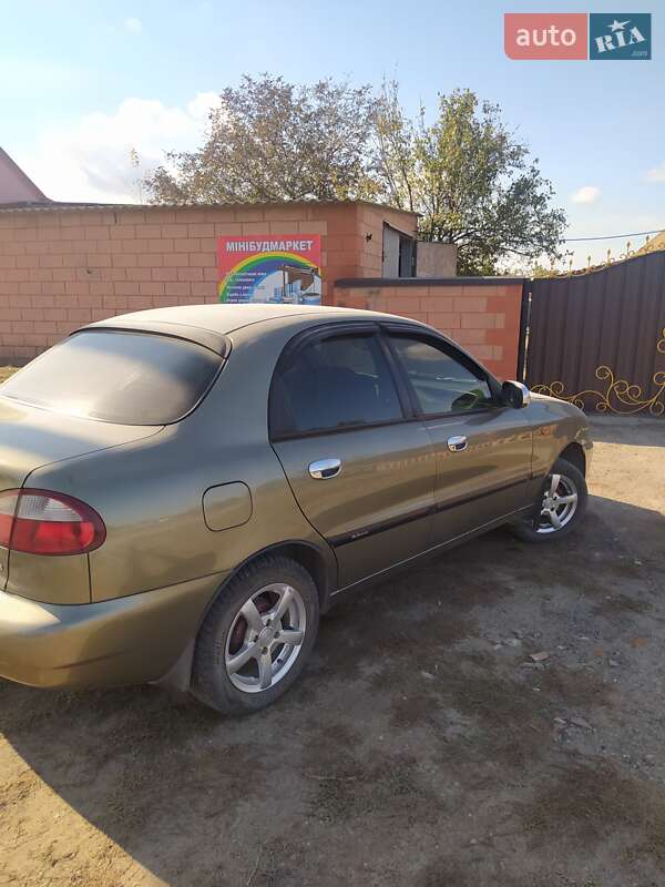 Седан Daewoo Lanos 2002 в Кривом Роге