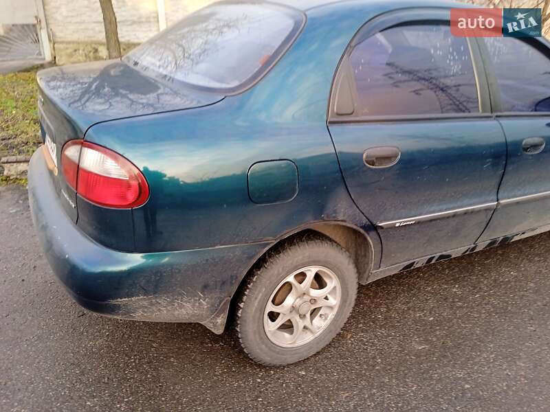 Седан Daewoo Lanos 2001 в Днепре