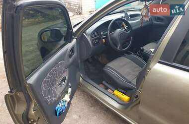 Седан Daewoo Lanos 2002 в Дніпрі