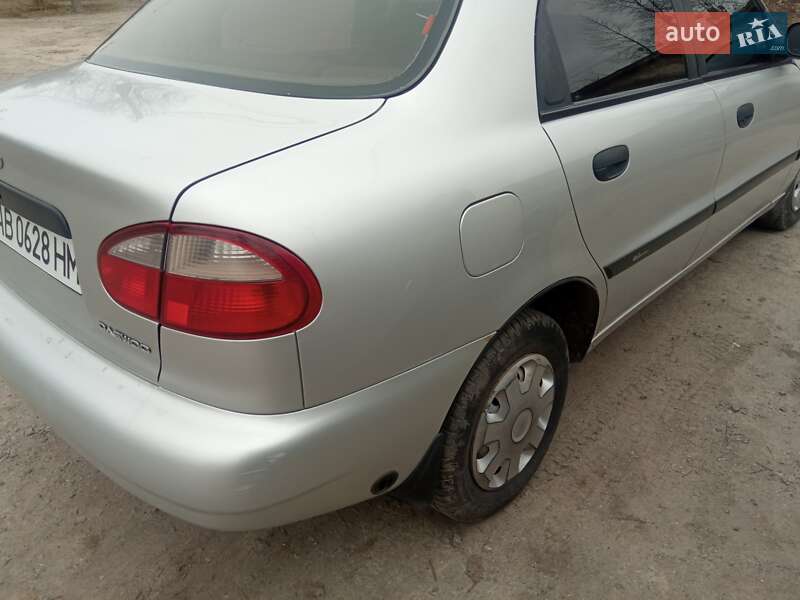 Седан Daewoo Lanos 2004 в Ладыжине
