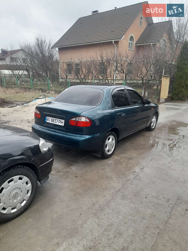 Седан Daewoo Lanos 2001 в Киеве