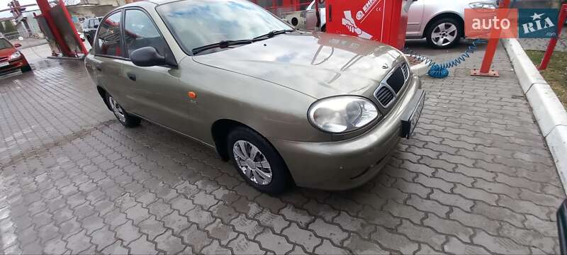 Седан Daewoo Lanos 2002 в Львове