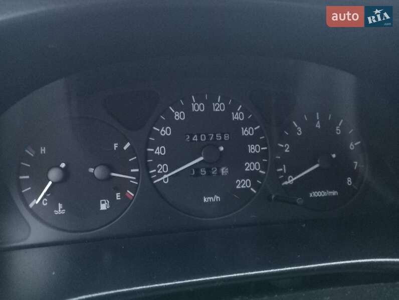 Седан Daewoo Lanos 2004 в Львове