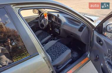 Седан Daewoo Lanos 2004 в Залещиках