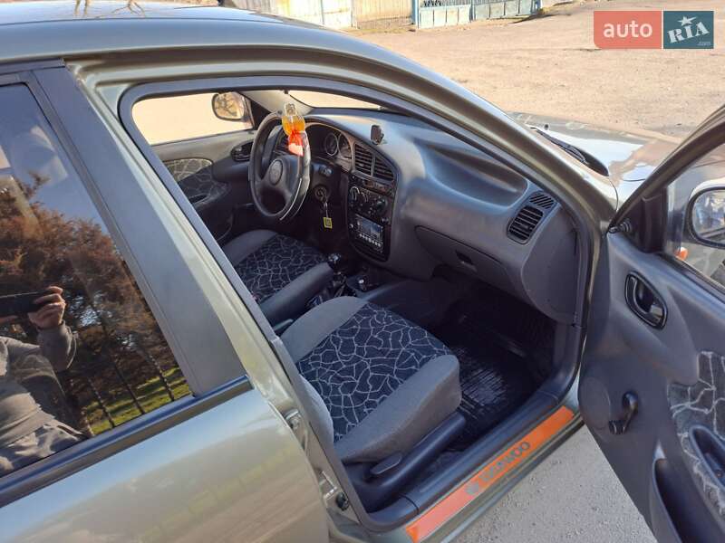 Седан Daewoo Lanos 2004 в Заліщиках