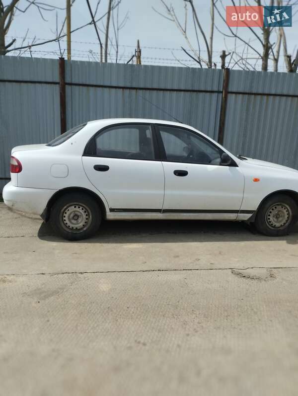 Седан Daewoo Lanos 2004 в Черноморске