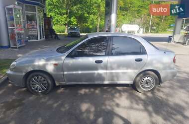Седан Daewoo Lanos 2002 в Ужгороде