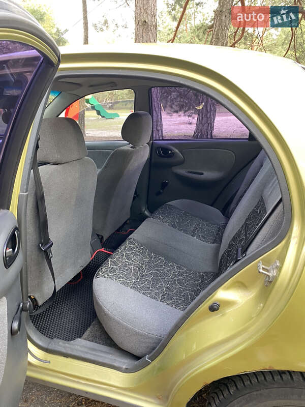 Седан Daewoo Lanos 2006 в Киеве