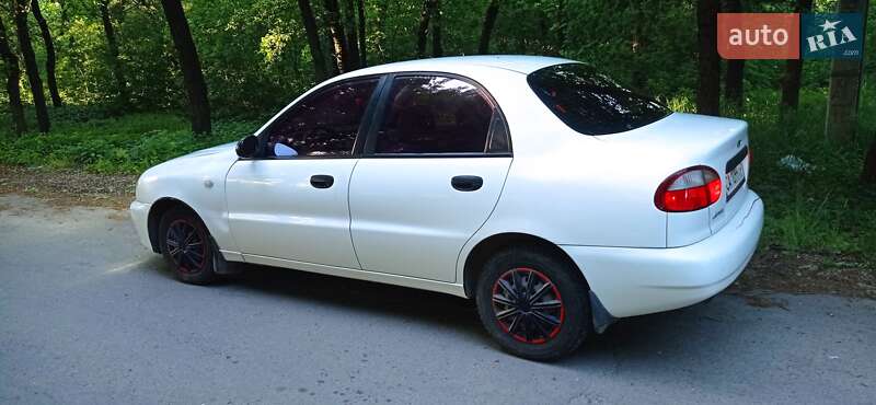 Седан Daewoo Lanos 2004 в Николаеве