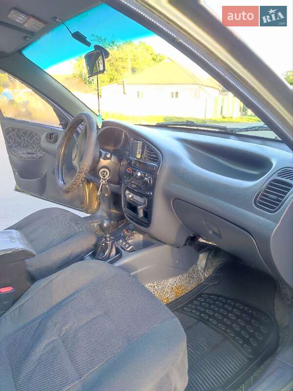 Седан Daewoo Lanos 2002 в Полтаве