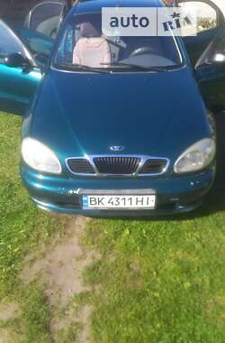 Седан Daewoo Lanos 2004 в Ровно