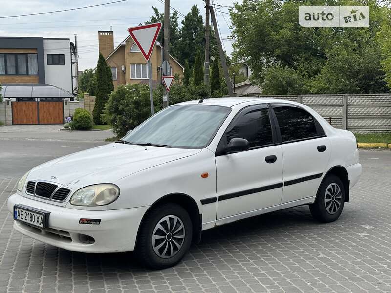 Седан Daewoo Lanos 2004 в Дніпрі