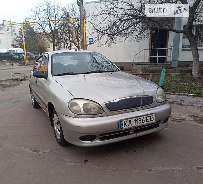 Седан Daewoo Lanos 2004 в Киеве