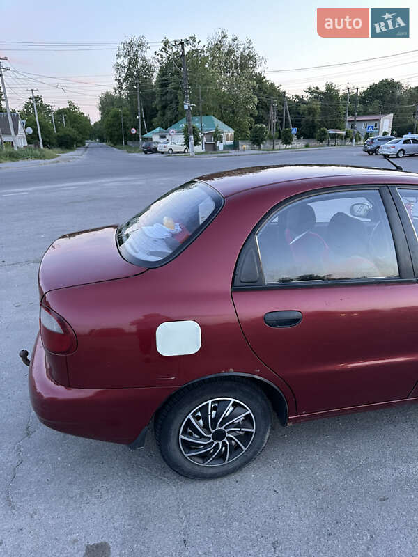 Седан Daewoo Lanos 2004 в Полонном