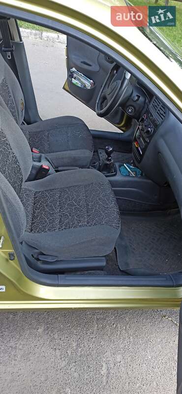 Седан Daewoo Lanos 2006 в Києві