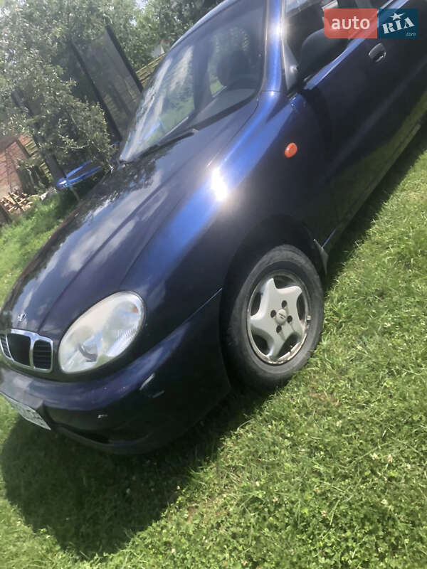 Седан Daewoo Lanos 2002 в Львове