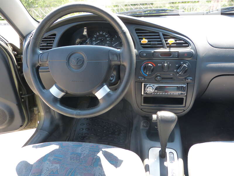 Седан Daewoo Lanos 2002 в Краснограде