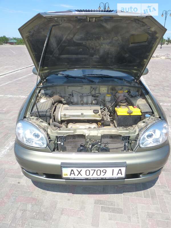 Седан Daewoo Lanos 2002 в Краснограде
