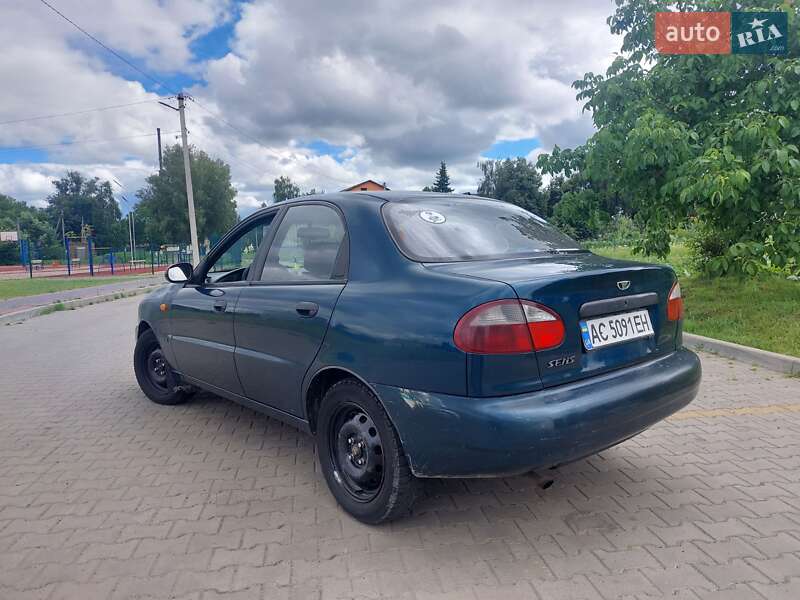 Седан Daewoo Lanos 2004 в Луцке