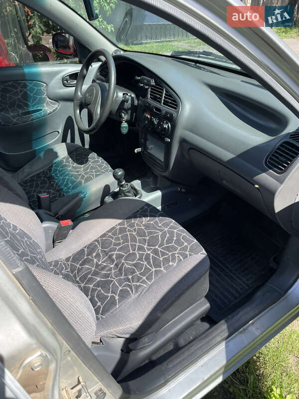 Седан Daewoo Lanos 2002 в Полтаве