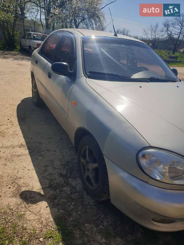 Седан Daewoo Lanos 2004 в Чорноморську