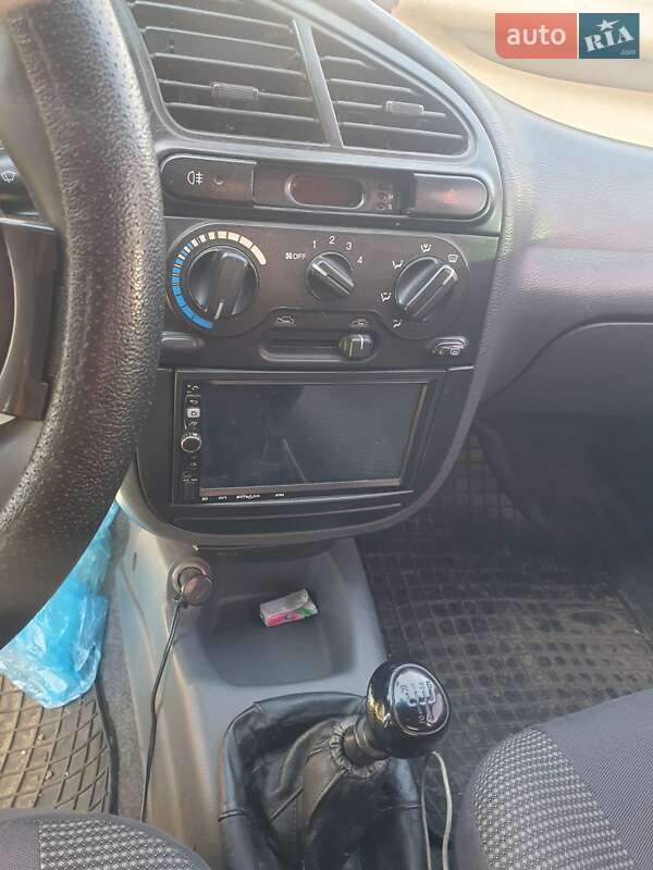 Седан Daewoo Lanos 2004 в Чорноморську