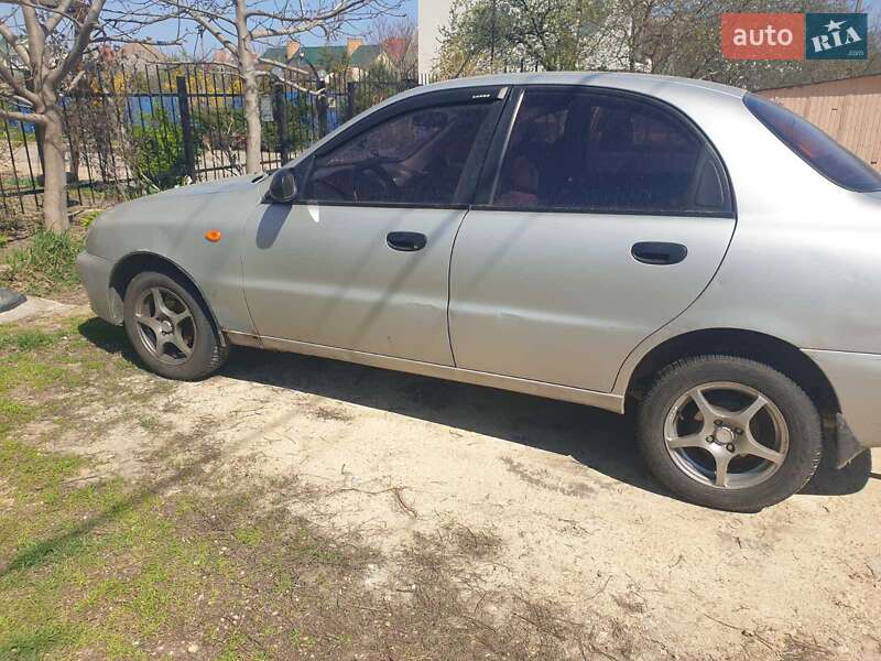 Седан Daewoo Lanos 2004 в Чорноморську