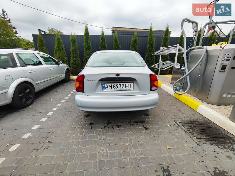 Седан Daewoo Lanos 2004 в Коростене