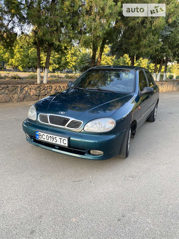 Седан Daewoo Lanos 2003 в Новій Одесі