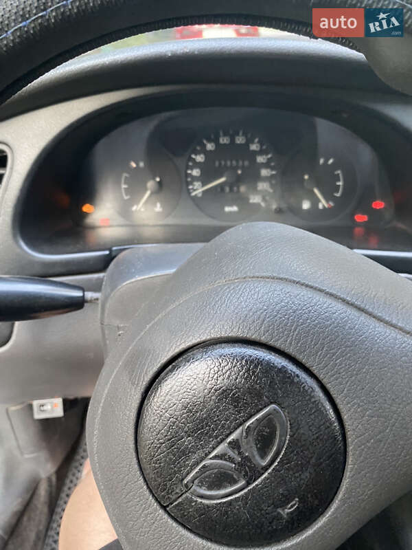 Седан Daewoo Lanos 2004 в Харькове