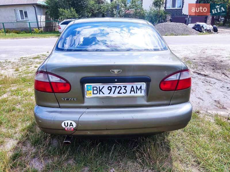Седан Daewoo Lanos 2004 в Березному