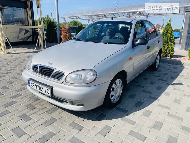 Седан Daewoo Lanos 2004 в Запоріжжі