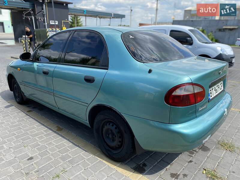 Седан Daewoo Lanos 1998 в Мироновке