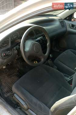 Седан Daewoo Lanos 1998 в Львове