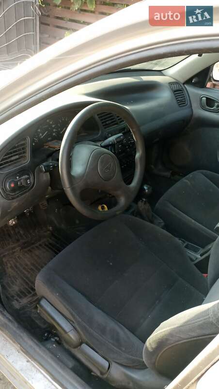 Седан Daewoo Lanos 1998 в Львове