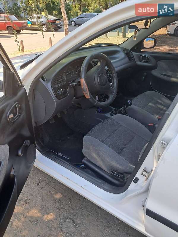 Седан Daewoo Lanos 2004 в Киеве
