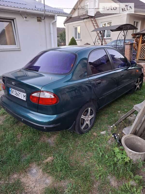 Седан Daewoo Lanos 2005 в Ровно