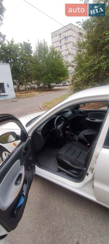 Седан Daewoo Lanos 2000 в Запорожье