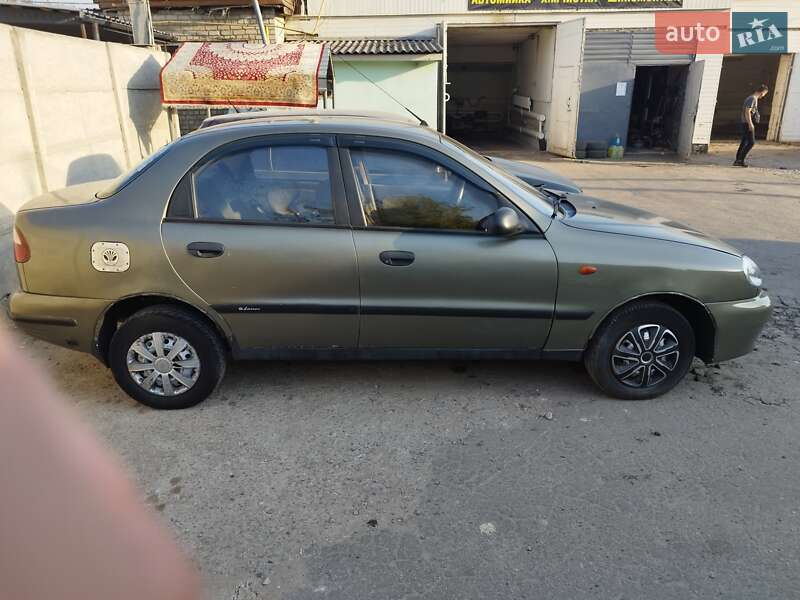 Седан Daewoo Lanos 2004 в Дергачах