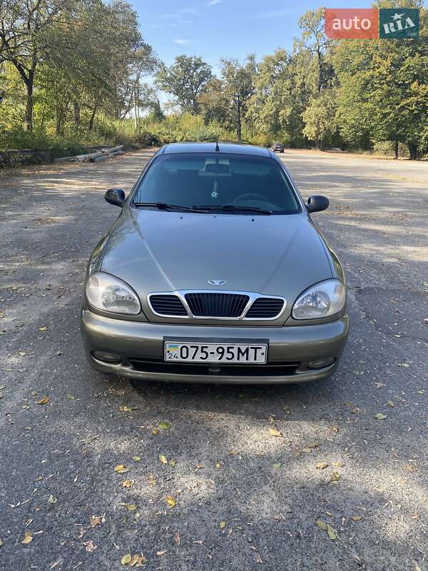 Седан Daewoo Lanos 2004 в Корсуне-Шевченковском