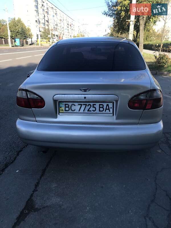Седан Daewoo Lanos 2002 в Львове